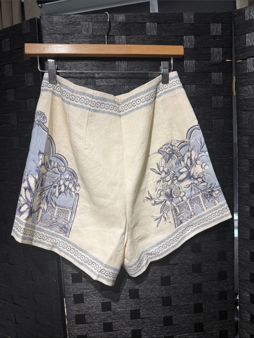 ALÉMAIS

Villa Romantica printed linen Bermuda shorts - Picture 6 of 7